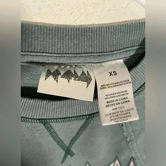 Def Leppard Distressed Teal Licensed Reto Vintage Inspired Crewneck Size XS - Picture 4 of 7